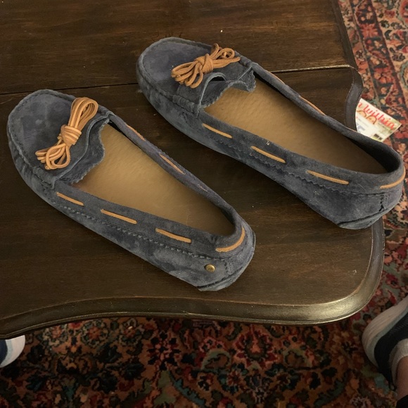 Women’s UGG suede mocs - Picture 2 of 5